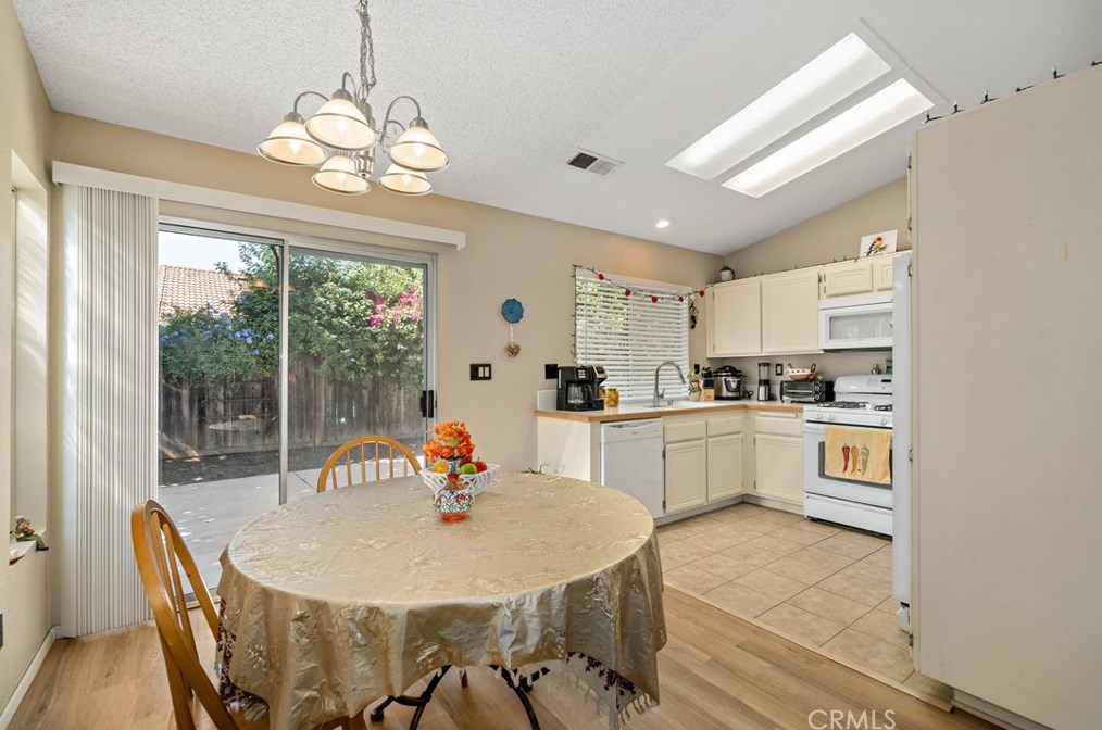 24451 Tuscola Cir, Murrieta CA 92562-4178 exterior