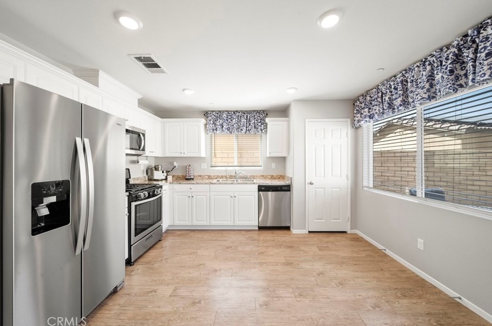 67398 Rio Vista Dr, Cathedral City CA  92234-8629 exterior