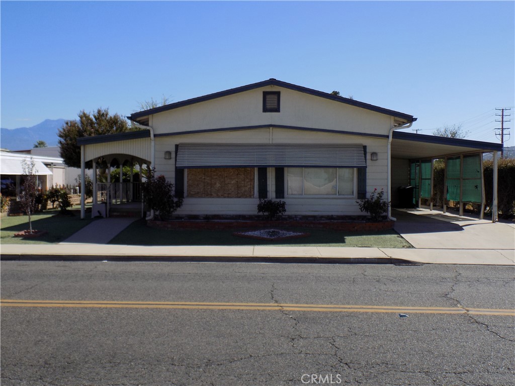 1090 S Lyon Ave, Hemet, CA 92543 MLS SW23178607 Coldwell Banker