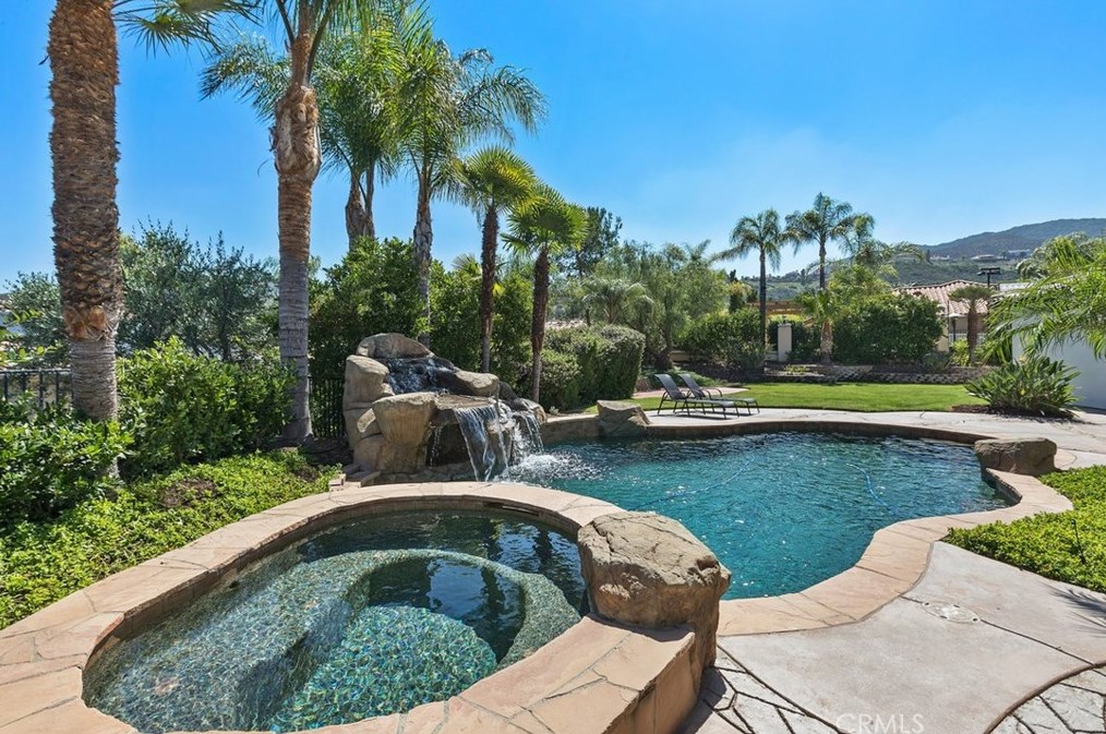 38662 Quail Rdg Dr, Murrieta CA 92562-3065 exterior