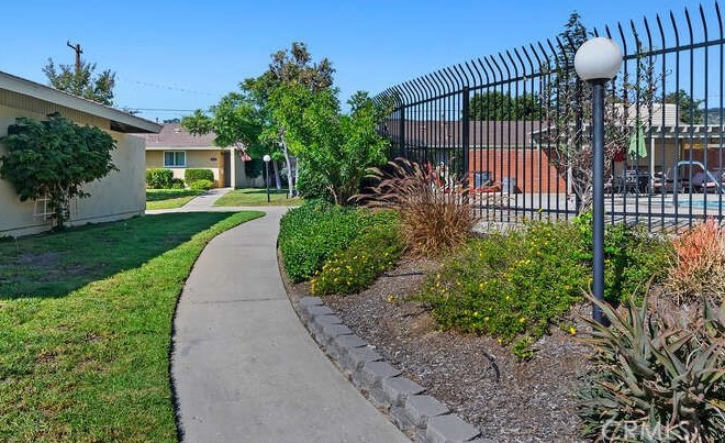 2241 Camilar Dr, Camarillo CA  93010-2060 exterior