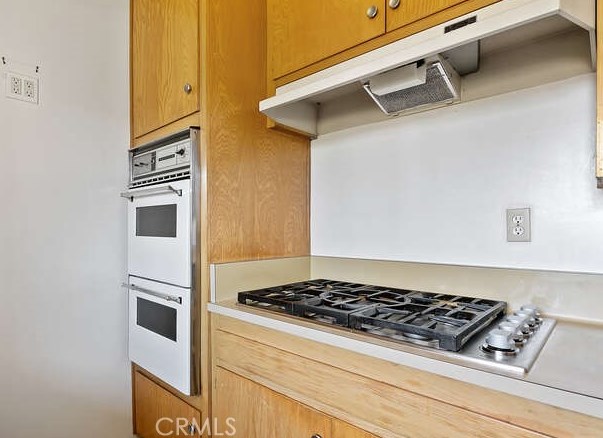 2241 Camilar Dr, Camarillo CA  93010-2060 exterior