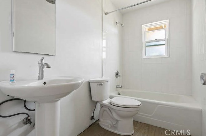 2241 Camilar Dr, Camarillo CA  93010-2060 exterior