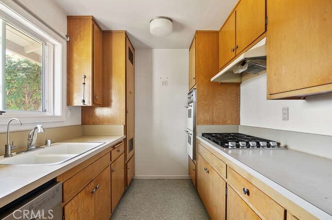 2241 Camilar Dr, Camarillo CA  93010-2060 exterior