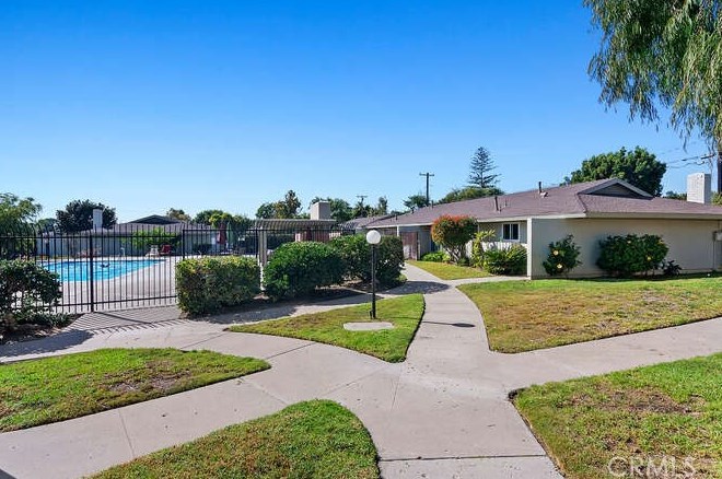 2241 Camilar Dr, Camarillo CA  93010-2060 exterior