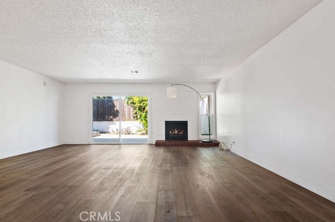 2241 Camilar Dr, Camarillo CA  93010-2060 exterior