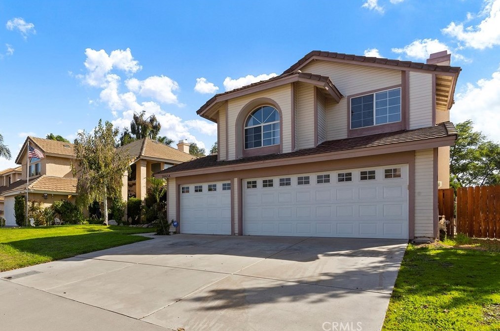 39654 Avenida Miguel Oeste, Murrieta CA  92563-5204 exterior