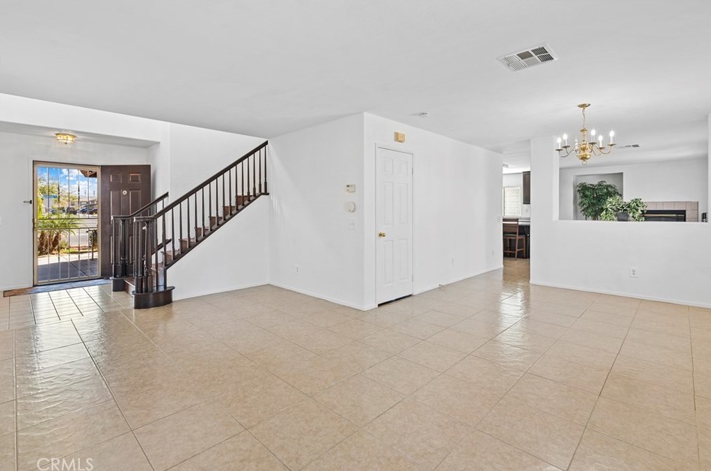 1679 Stoneside Dr, Hemet CA  92545-7003 exterior