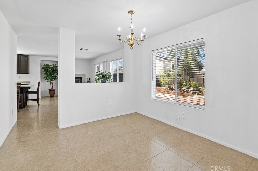 1679 Stoneside Dr, Hemet CA  92545-7003 exterior