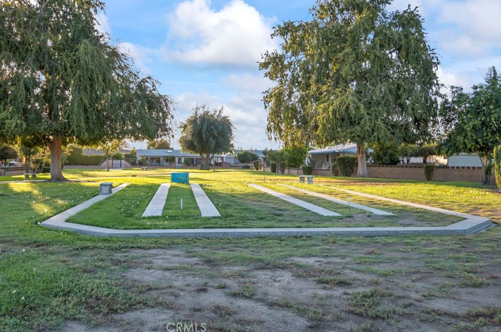 820 Gilbert St, Hemet CA 92543-7034 exterior