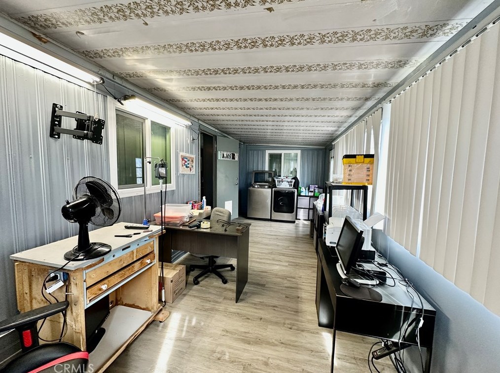 271 Santa Clara Cir, Hemet CA  92543-6932 exterior