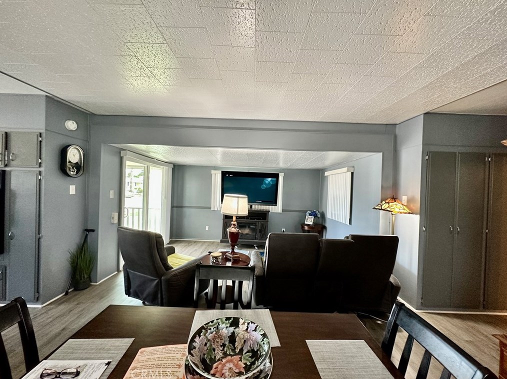 271 Santa Clara Cir, Hemet CA  92543-6932 exterior