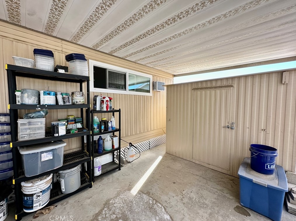 271 Santa Clara Cir, Hemet CA  92543-6932 exterior