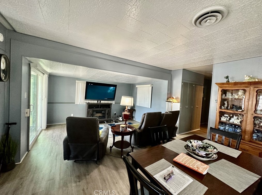 271 Santa Clara Cir, Hemet CA  92543-6932 exterior