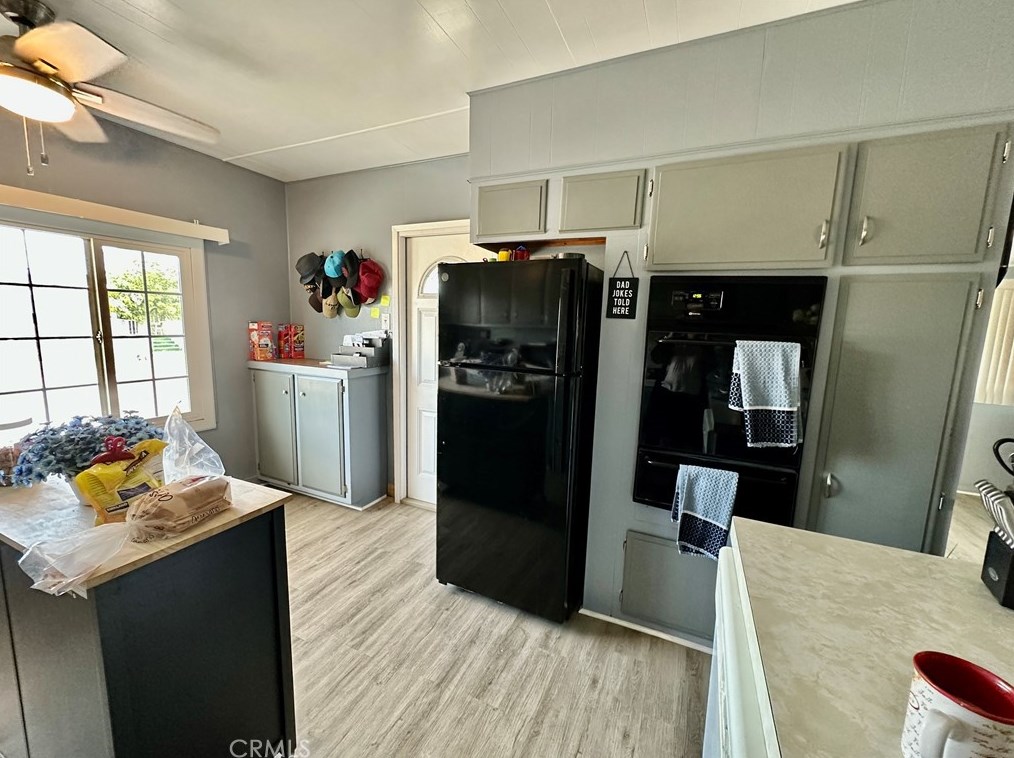 271 Santa Clara Cir, Hemet CA  92543-6932 exterior