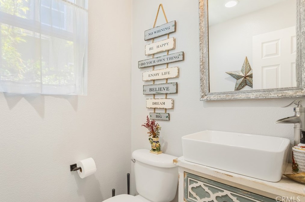 33936 Calafia St, Temecula CA  92592-5522 exterior