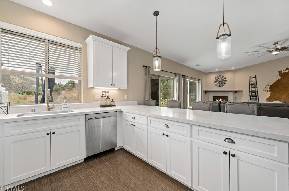 2916 Vista Del Rio, Fallbrook CA  92028-8440 exterior