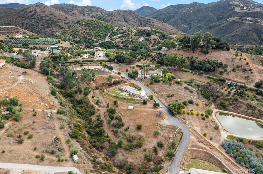 2916 Vista Del Rio, Fallbrook CA  92028-8440 exterior
