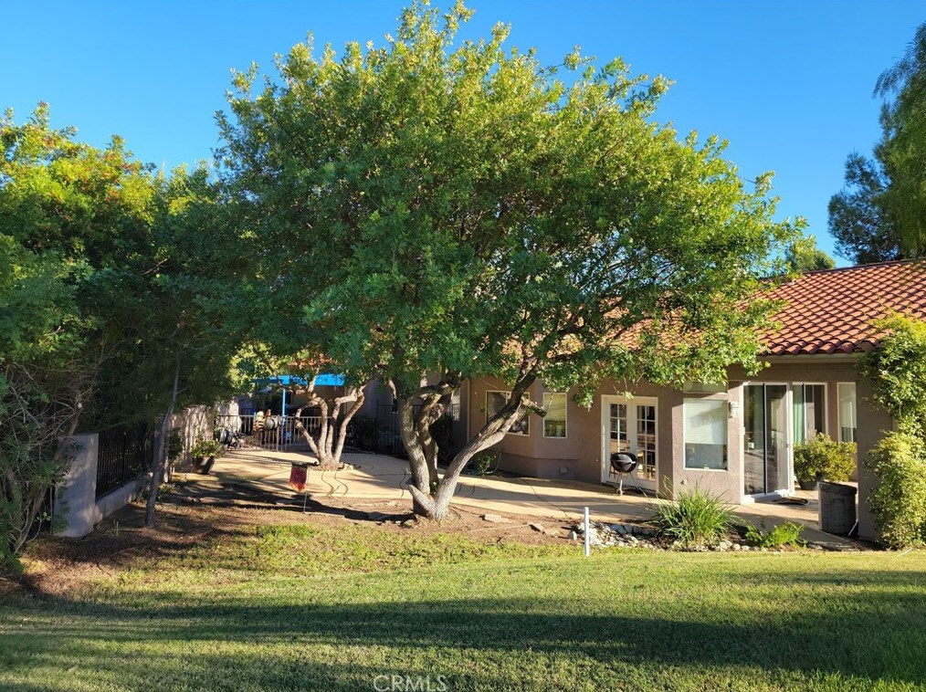 22993 Rosemont Ct, Murrieta CA  92562-3075 exterior