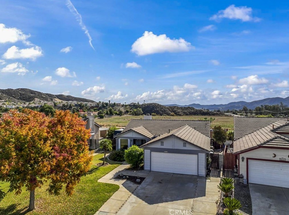 22539 Elbow Creek Trl, Wildomar CA  92595-8499 exterior