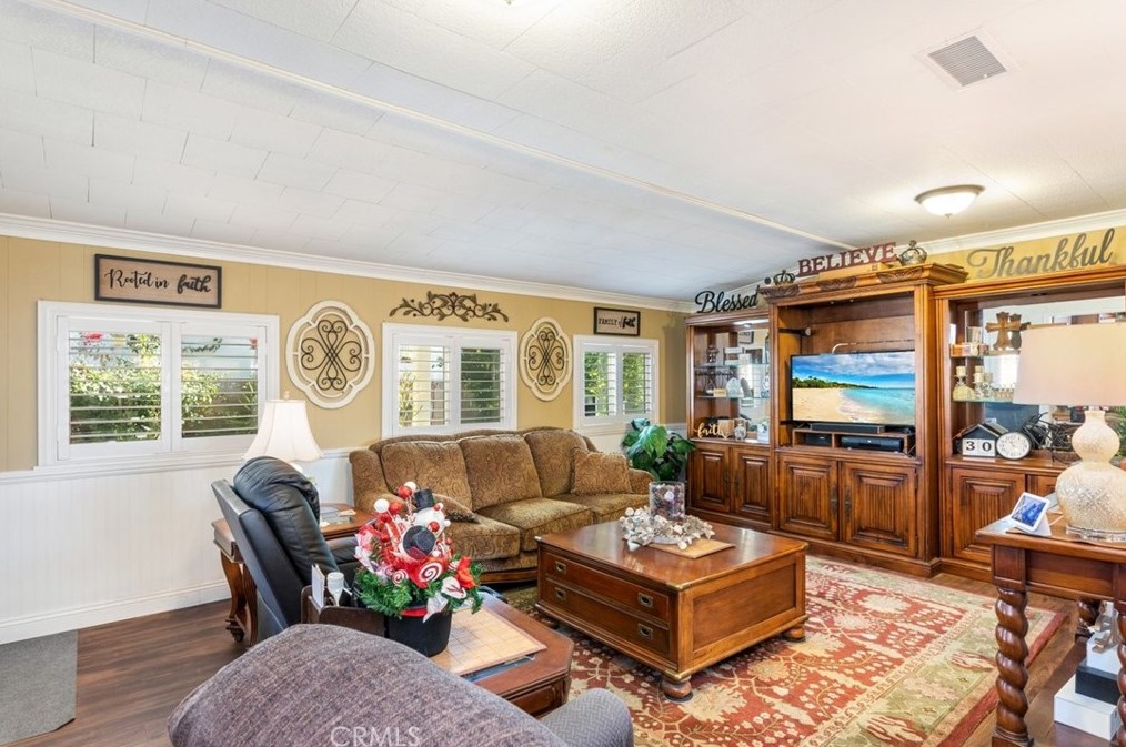 646 Rainier Way, Hemet CA  92543-5827 exterior