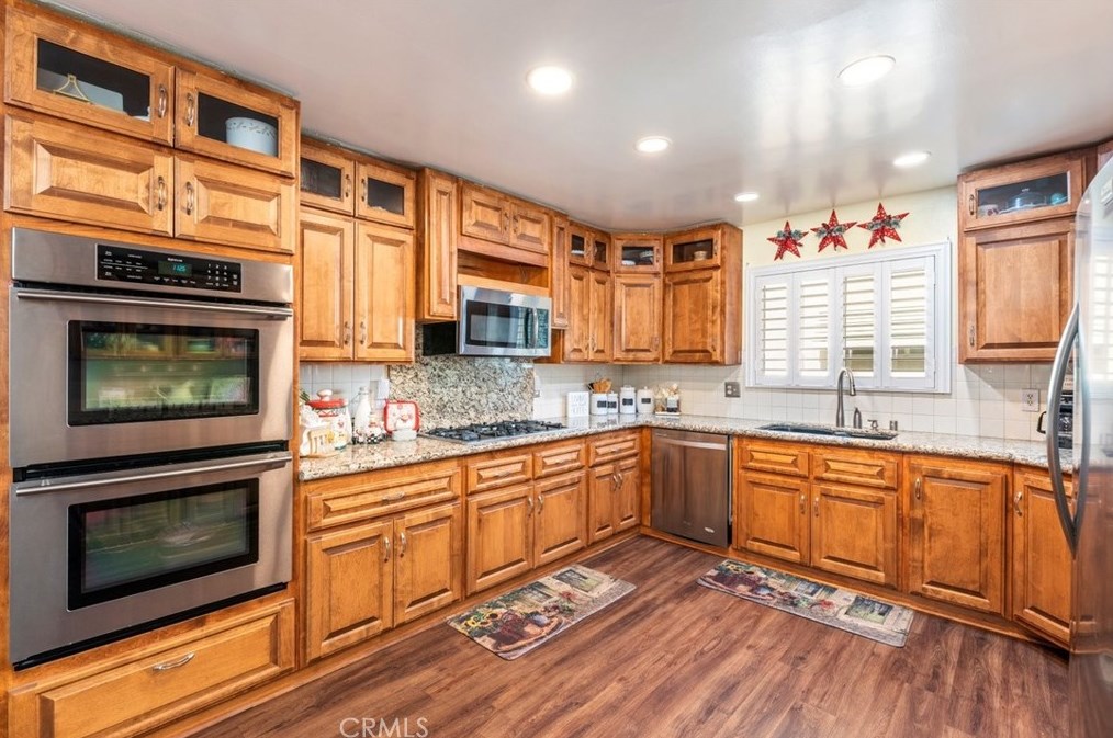 646 Rainier Way, Hemet CA  92543-5827 exterior