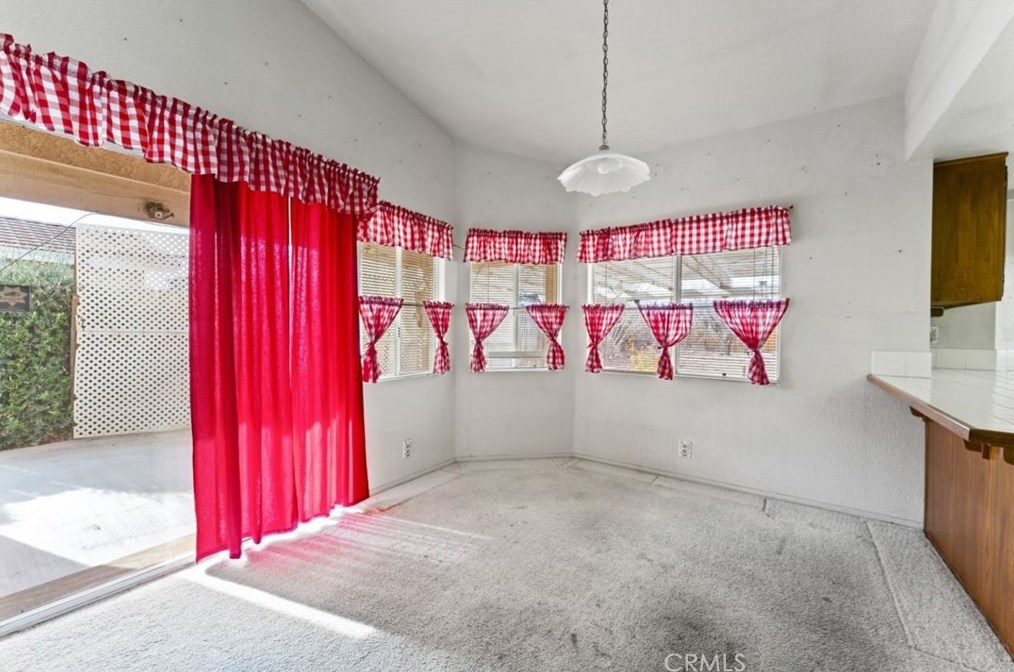 13990 High Falls Trl, Apple Valley CA  92307-5633 exterior