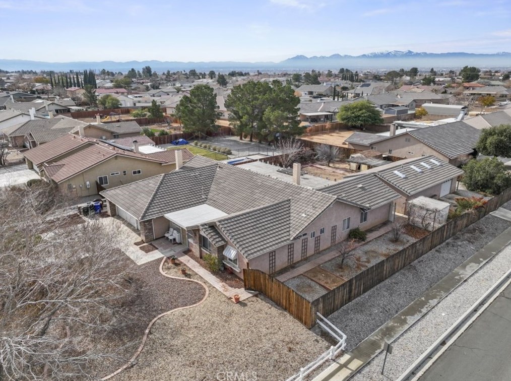 13990 High Falls Trl, Apple Valley CA  92307-5633 exterior