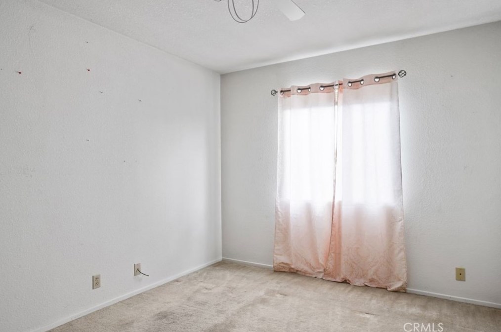 13990 High Falls Trl, Apple Valley CA  92307-5633 exterior