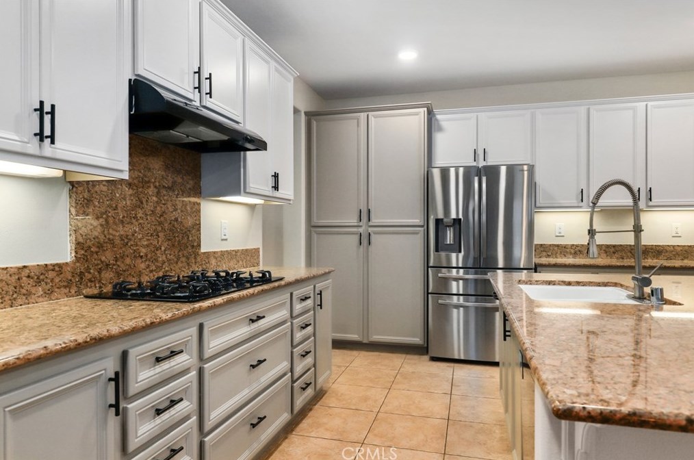 32417 Apricot Tree Rd, Winchester CA  92596-8672 exterior