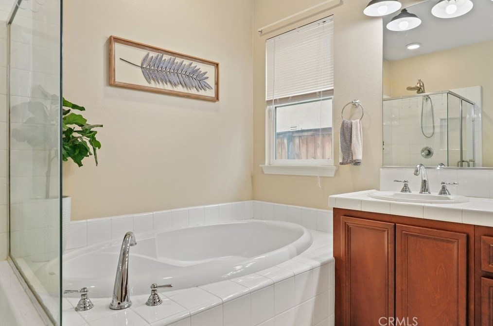 32417 Apricot Tree Rd, Winchester CA  92596-8672 exterior