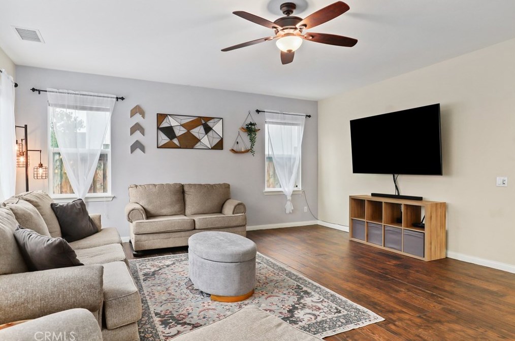 32417 Apricot Tree Rd, Winchester CA  92596-8672 exterior