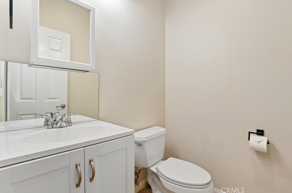 32417 Apricot Tree Rd, Winchester CA  92596-8672 exterior