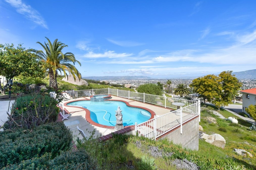 27735 Pachea Trl, Hemet CA  92544-8161 exterior