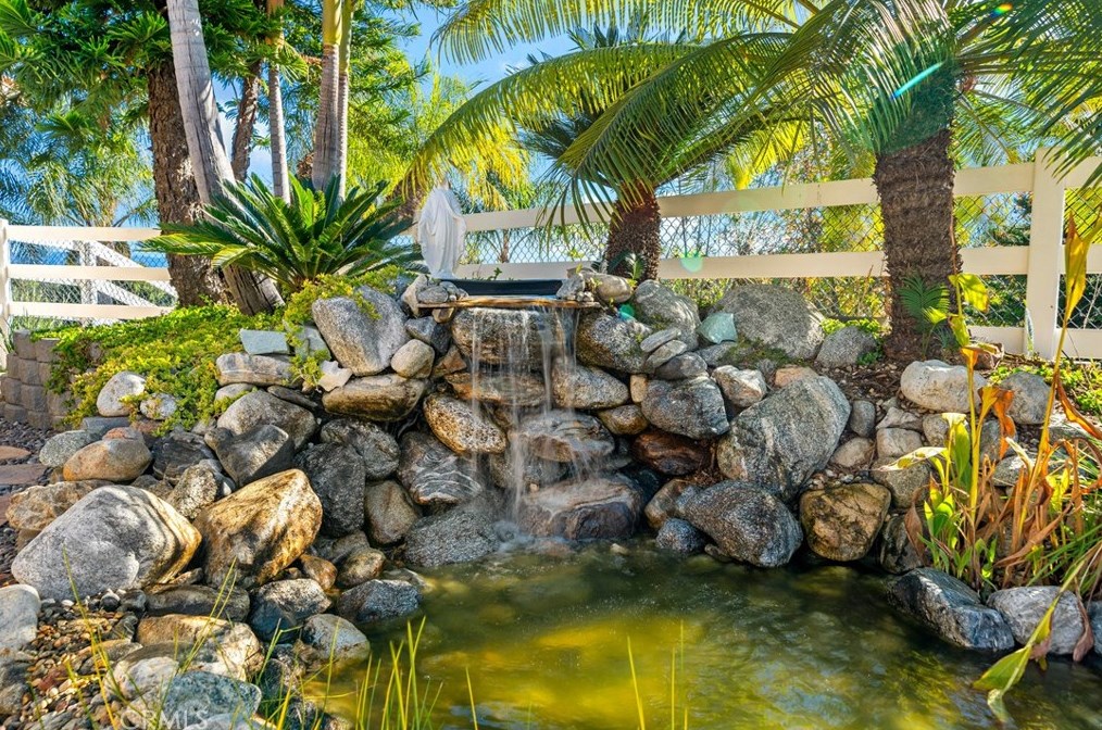 1141 Lorenzo Dr, Fallbrook CA  92028-4563 exterior