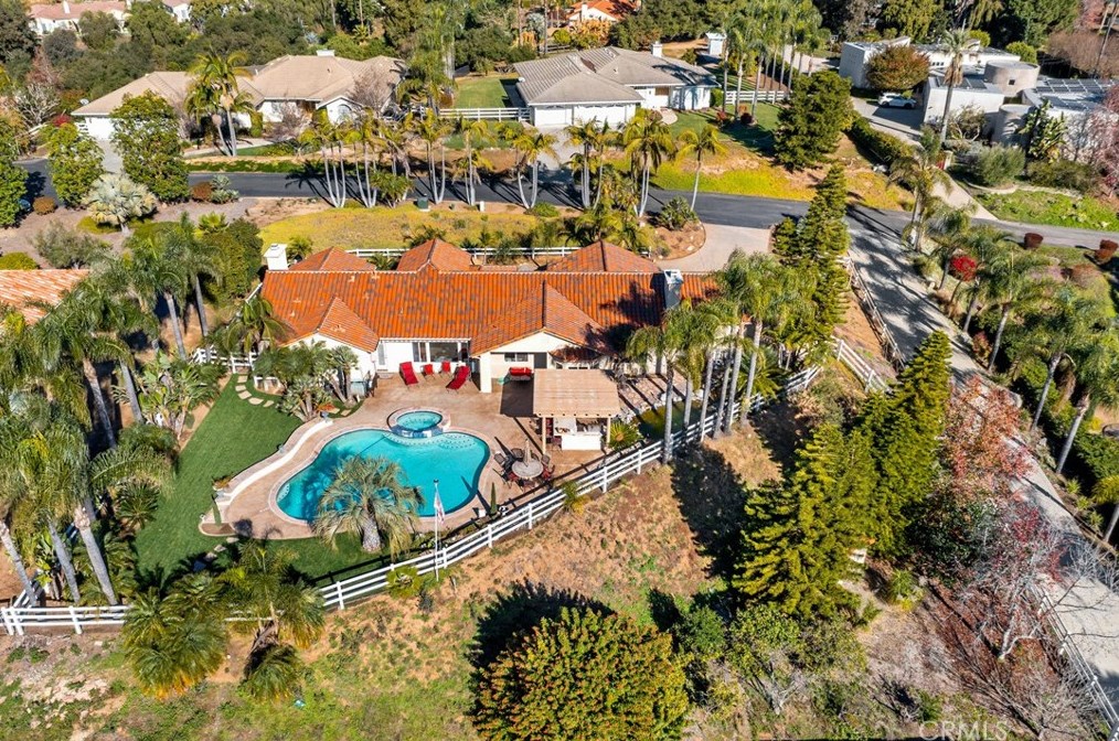 1141 Lorenzo Dr, Fallbrook CA  92028-4563 exterior