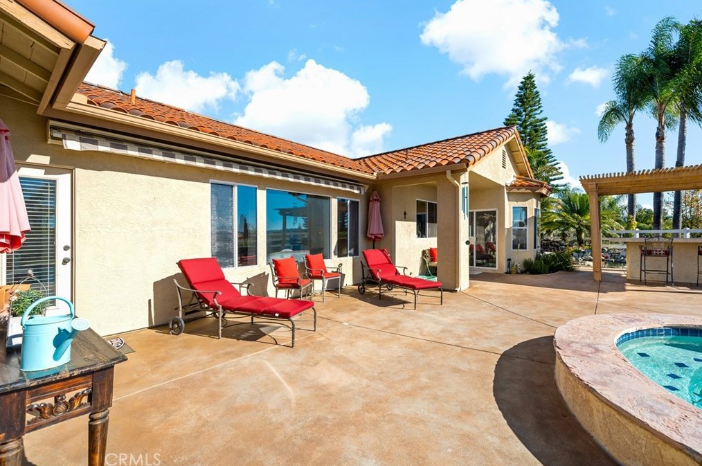 1141 Lorenzo Dr, Fallbrook CA  92028-4563 exterior