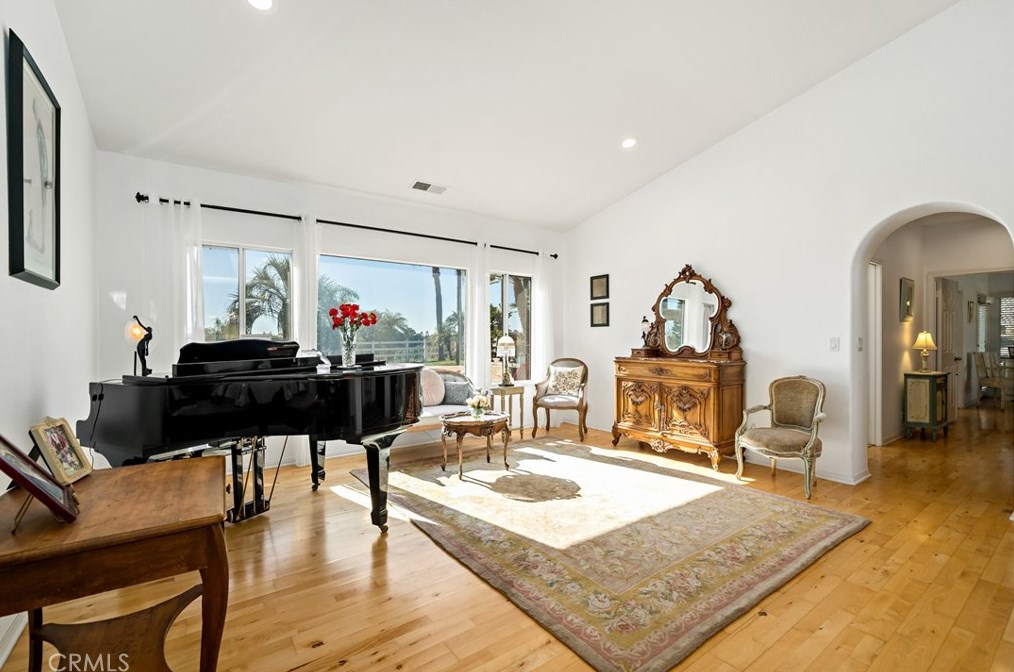 1141 Lorenzo Dr, Fallbrook CA  92028-4563 exterior