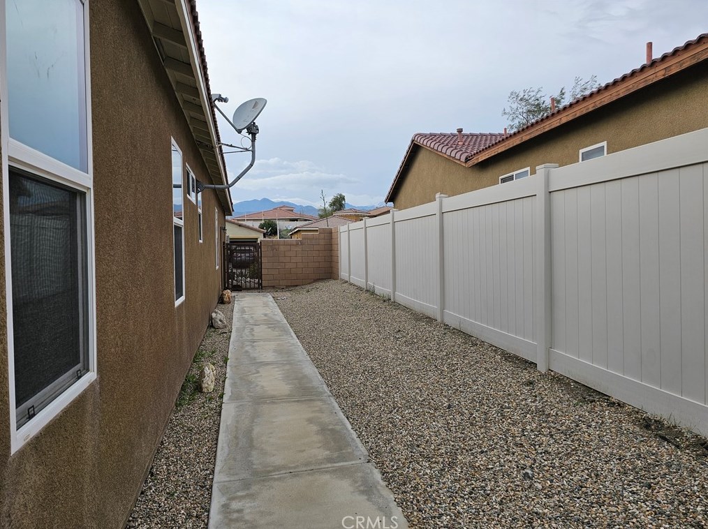 11836 Skylark St, Desert Hot Springs CA  92240-2028 exterior