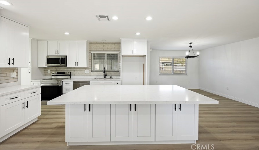 30120 Thornhill Dr, Menifee CA  92586-3288 exterior