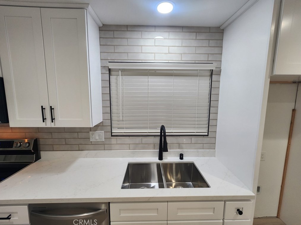 30120 Thornhill Dr, Menifee CA  92586-3288 exterior