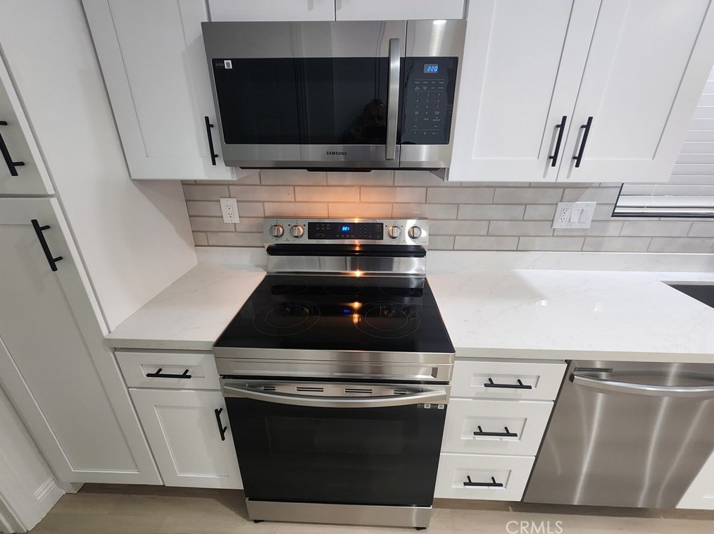 30120 Thornhill Dr, Menifee CA  92586-3288 exterior