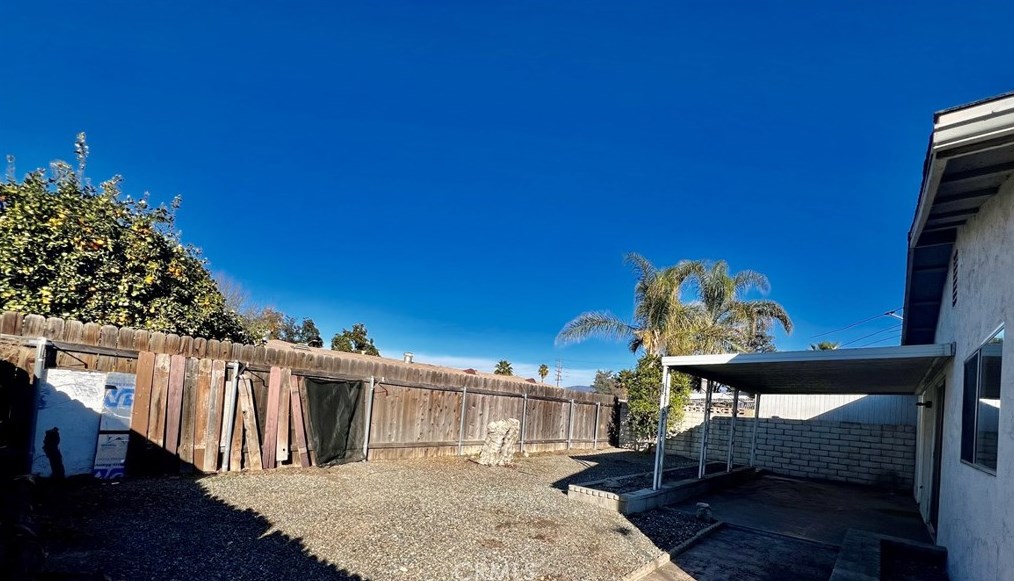 1858 Calle Pasito, Hemet CA  92545-2532 exterior