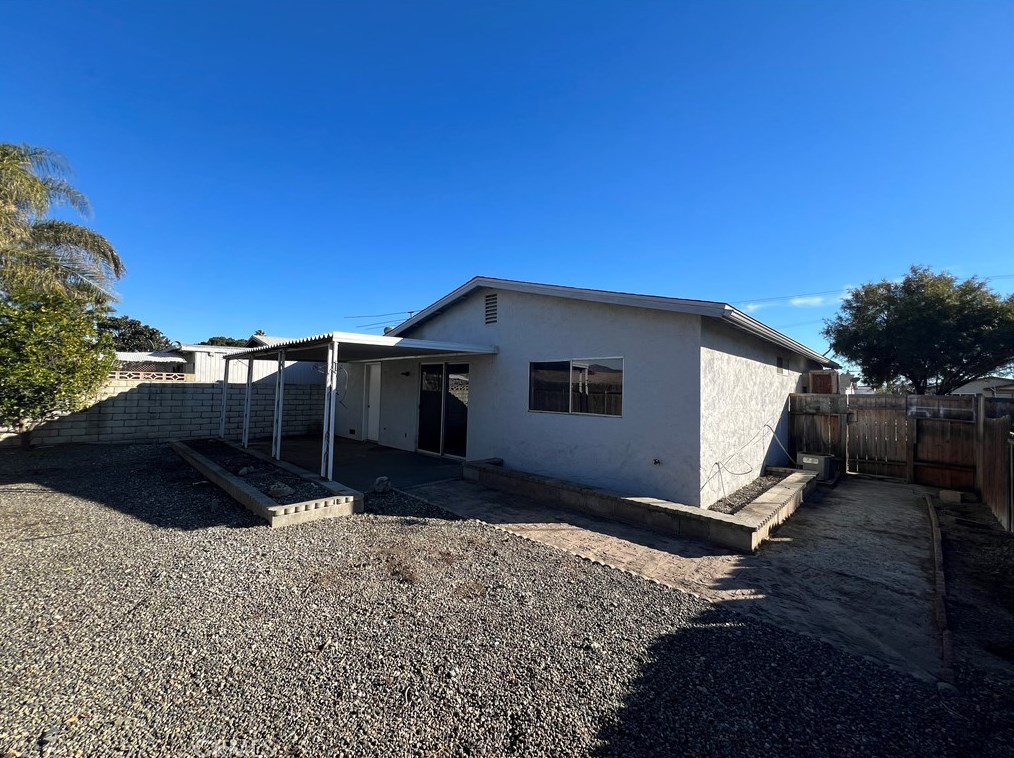 1858 Calle Pasito, Hemet CA  92545-2532 exterior