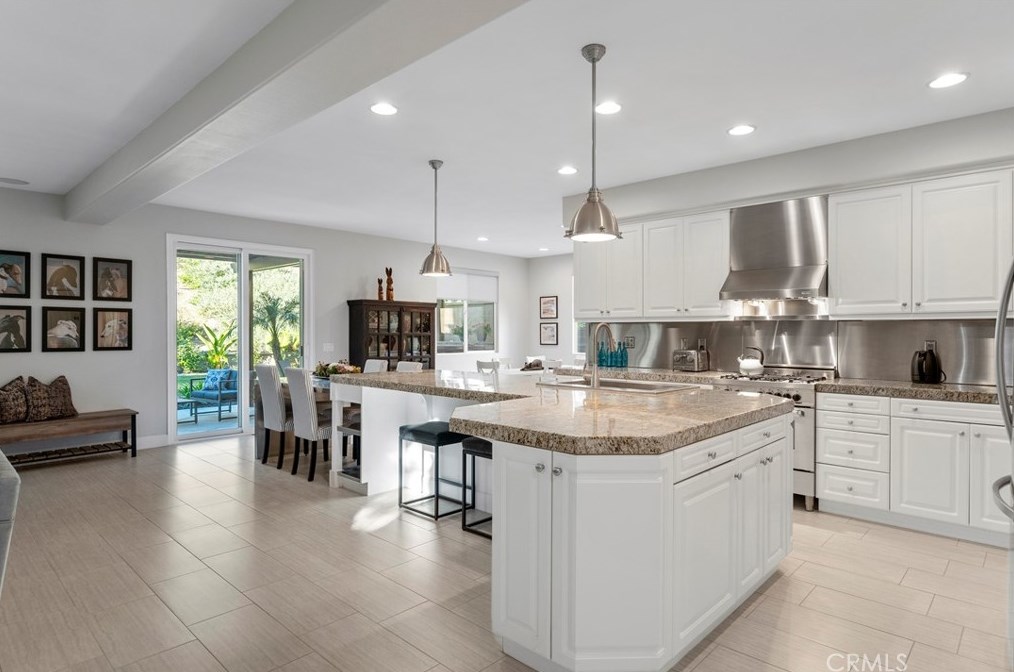 26536 Mahonia Way, Murrieta CA  92562-4485 exterior