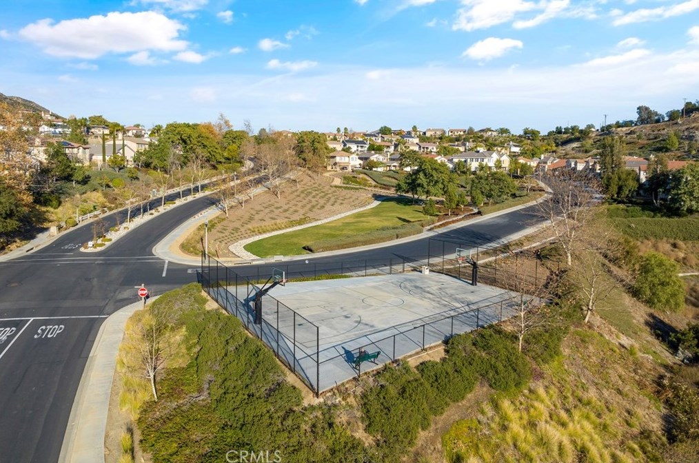 26536 Mahonia Way, Murrieta CA  92562-4485 exterior