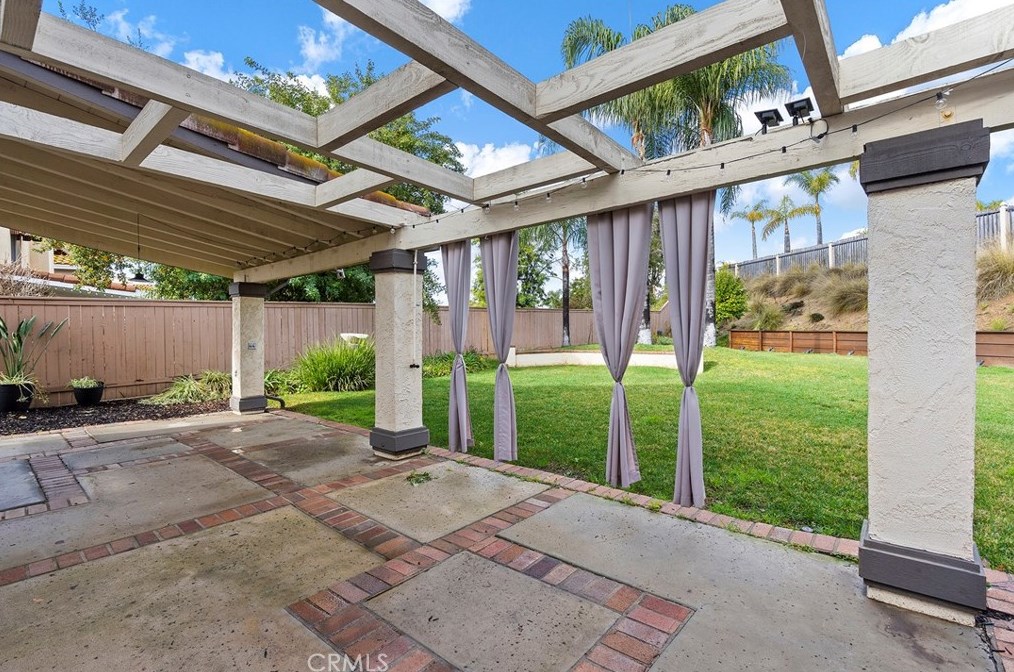 24322 Saradella Ct, Murrieta CA  92562-4062 exterior