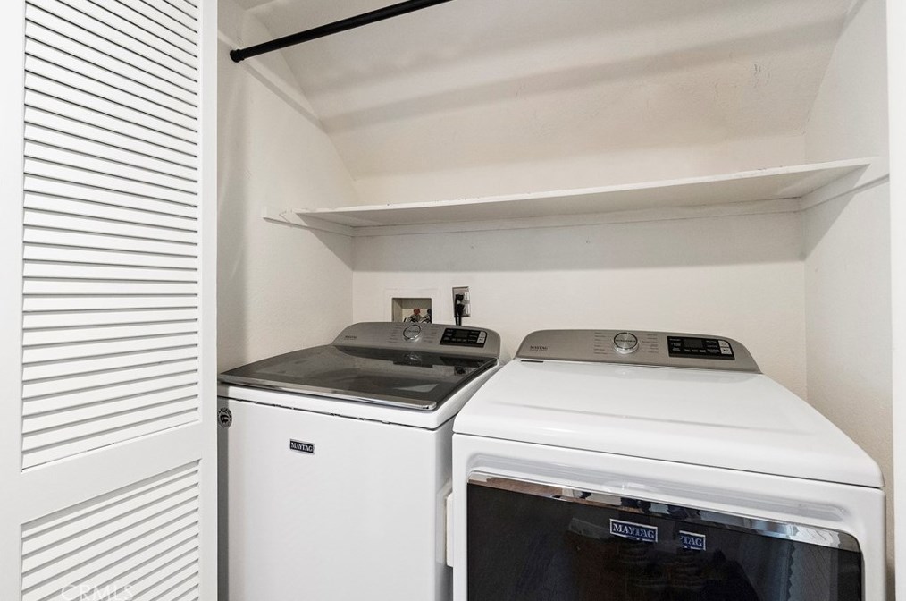 24322 Saradella Ct, Murrieta CA  92562-4062 exterior