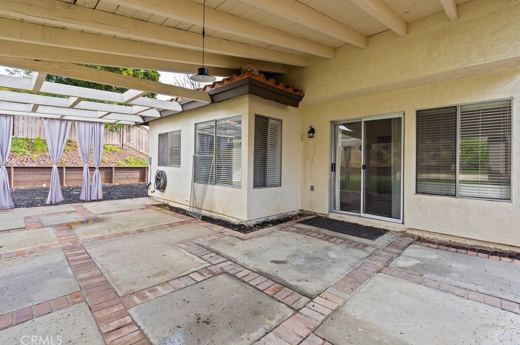 24322 Saradella Ct, Murrieta CA  92562-4062 exterior