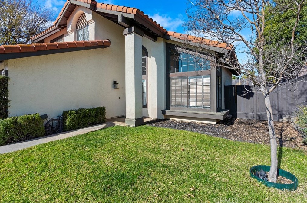 24322 Saradella Ct, Murrieta CA  92562-4062 exterior